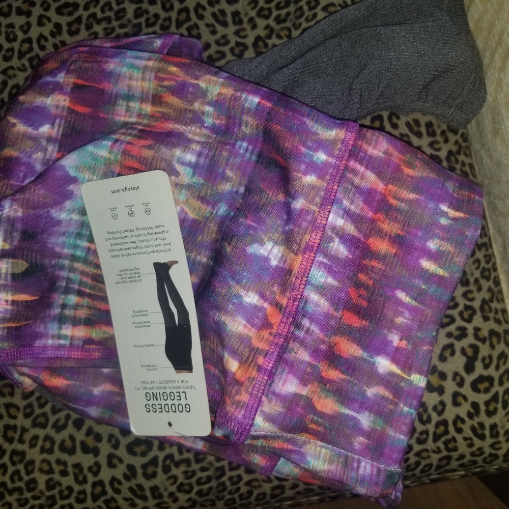 NWT Alo yogapants L